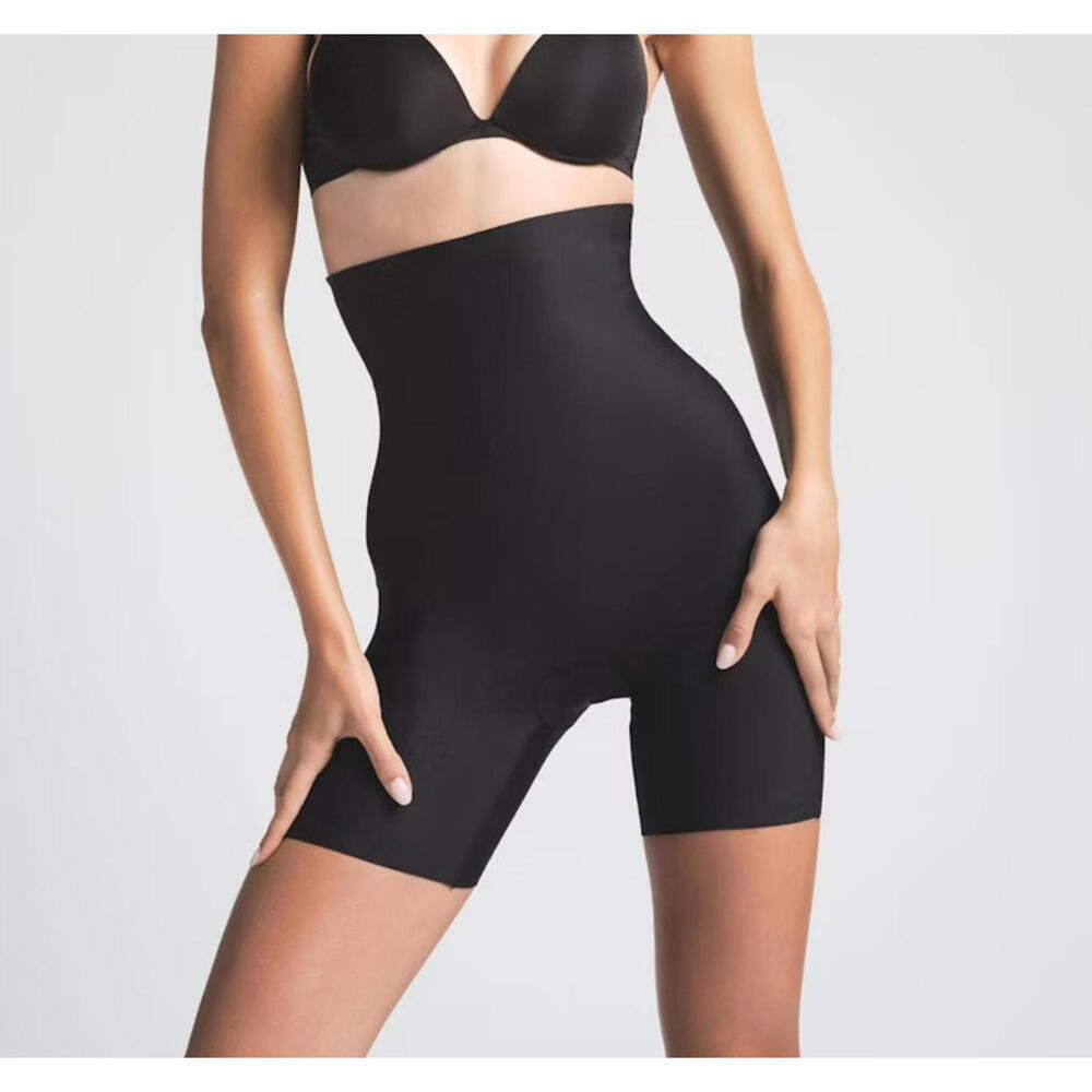 Skims Body High Waisted Mid Thigh Short Color ONYX Size Small